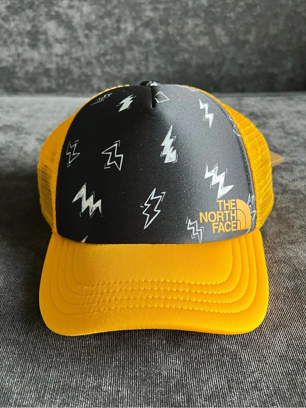 NWT The North Face Kids Trucker Hat Size Small (2T-3T)